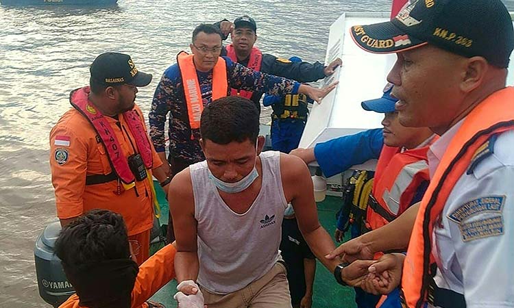 31 rescued, 11 still missing after Indonesia ferry sinks