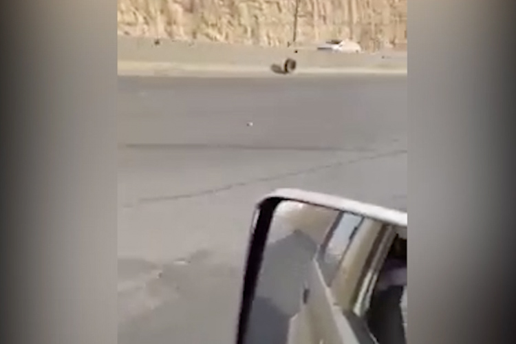 VIDEO: Wheel falls off car, rolls down road at high speed for kilometres in Saudi Arabia