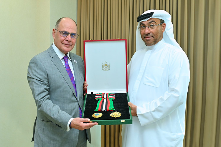 UAE President confers Medal of Independence on Ambassador of Greece