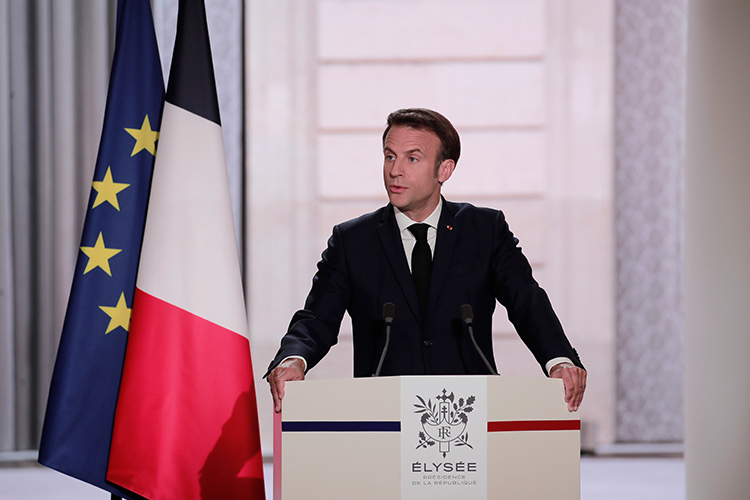 Macron promises new approach during second-term inauguration