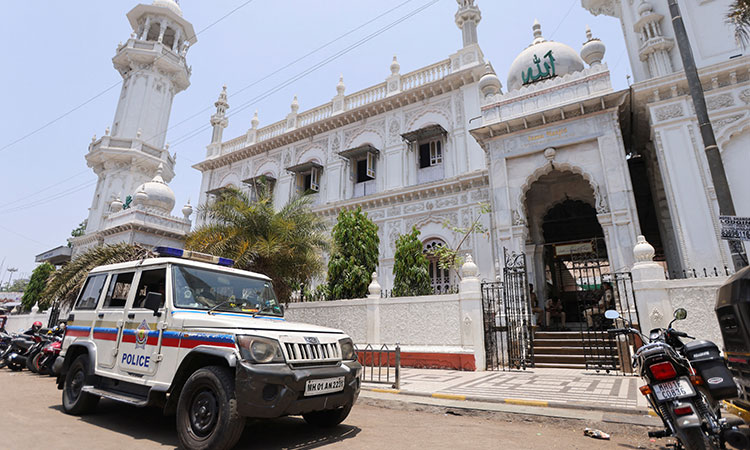 Mumbai mosques turn volume down on call to prayer for religious harmony