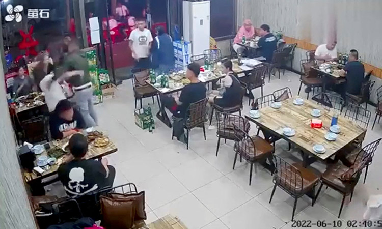 VIDEO: 9 arrested after vicious assault on women in north China