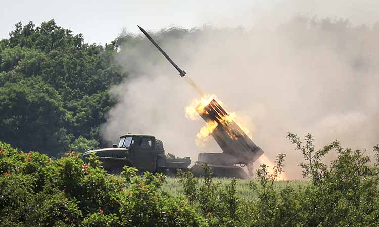 Russia destroys bridge over Ukrainian river, cutting escape route