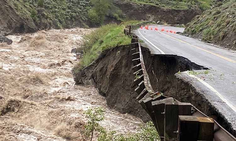 US Yellowstone floods wipe out roads, bridges, strand visitors