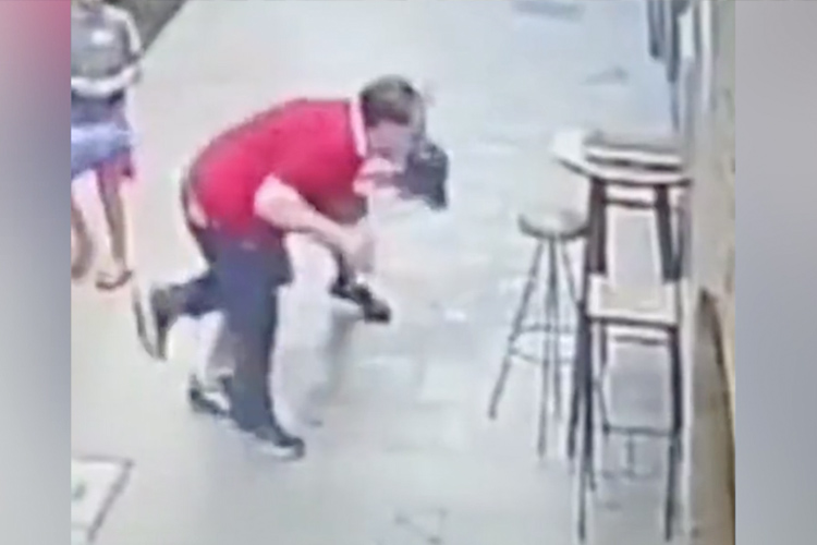 VIDEO: Thief snatches '$800,000 watch' from tourist in Barcelona, police value it at $45,000