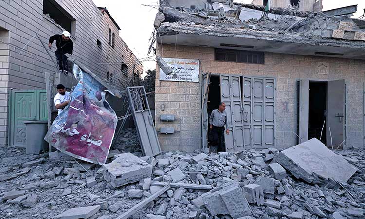 Israeli troops demolish house, kill 2 Palestinians