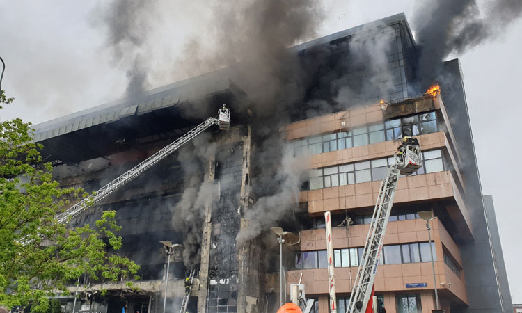 VIDEO: Fire breaks out at Moscow business centre