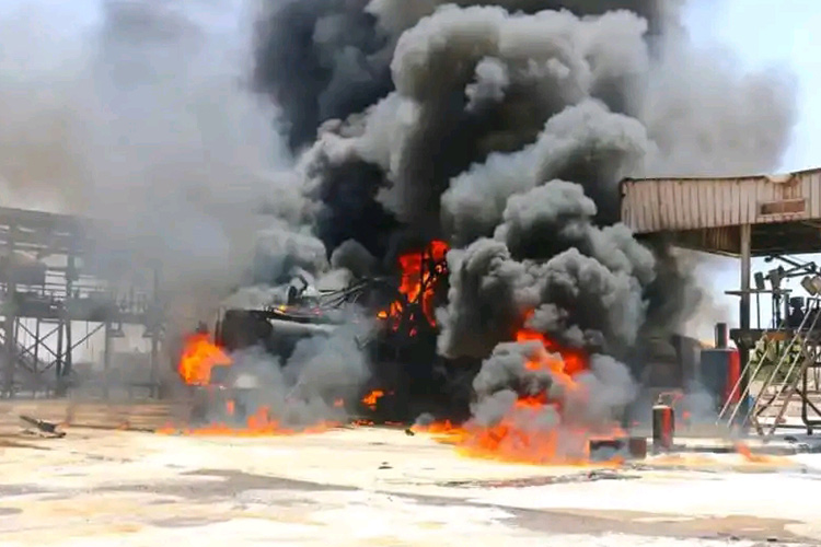 Massive fire breaks out in Aden oil facility 