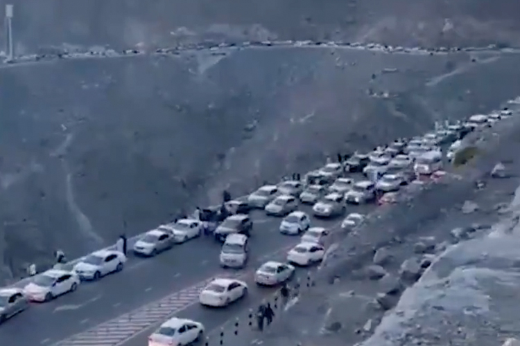 VIDEO: Massive crowd ascends Jebel Jais peak during first two days of Eid