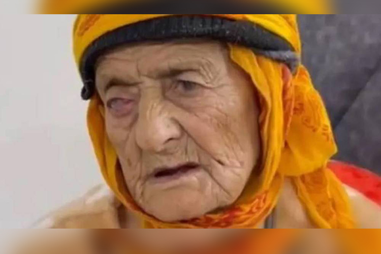 100-year-old Saudi woman daily cleans photo of her son who died 30 years ago, netizens touched