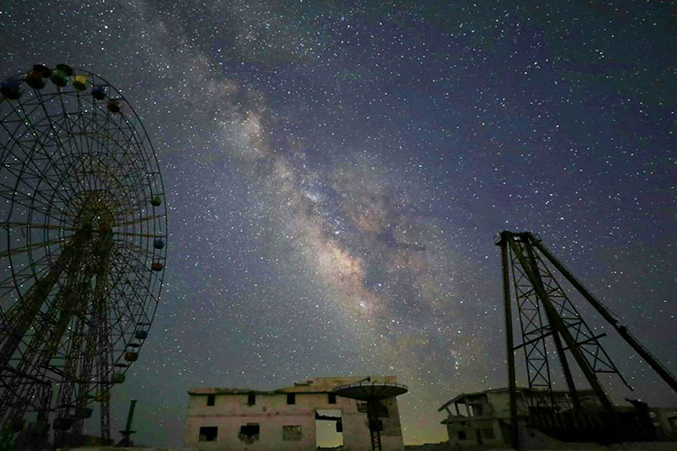 Timelapse video shows Milky Way glimmering over Syria's Idlib