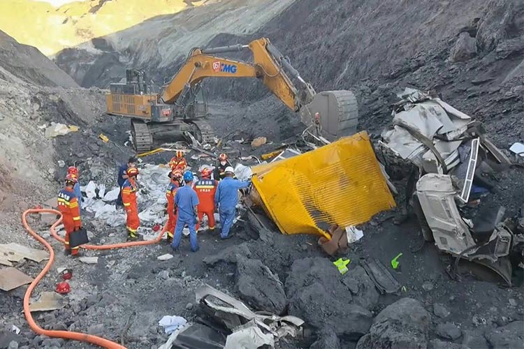 Ten killed after mountain collapses at China mining site