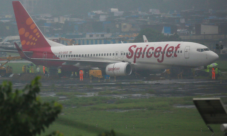 Delhi-Dubai SpiceJet flight makes emergency landing in Karachi after technical snag