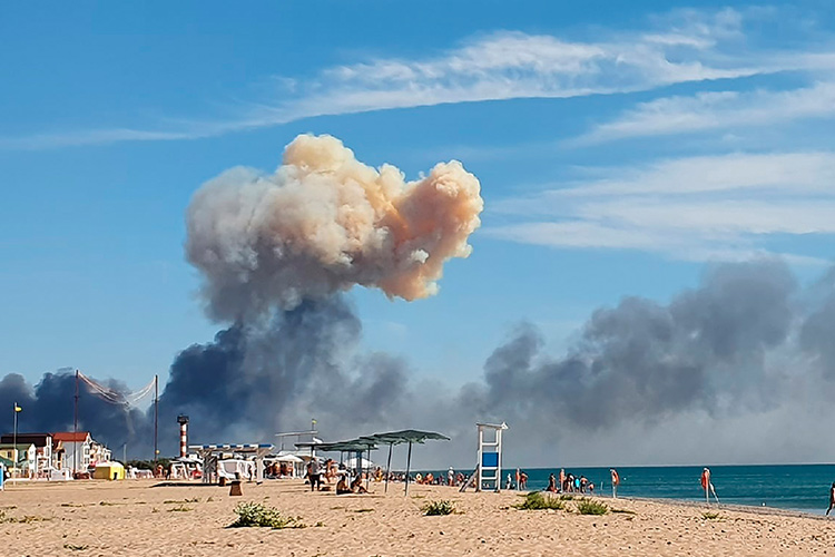 VIDEO: Massive explosions at Russian airbase in Crimea caused by ‘cigarette’