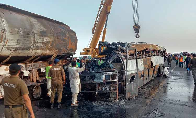 VIDEO: 20 killed as bus rams into fuel truck in eastern Pakistan