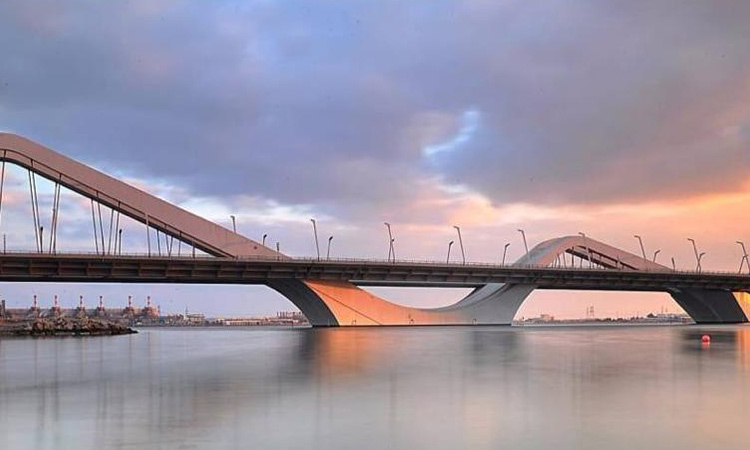 Abu Dhabi Police arrest cyclists performing dangerous stunts on Sheikh Zayed Bridge