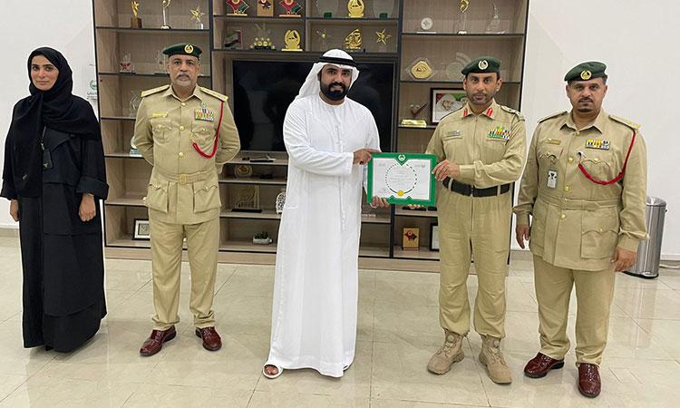 Dubai Police honour Emirati for returning over Dhs10,000 cash he found in Al Qusais