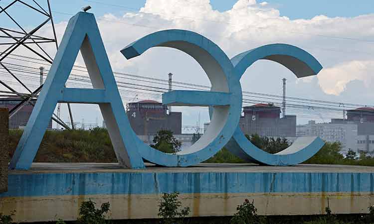 Shells hit power lines at Ukraine nuclear plant, fighting in east