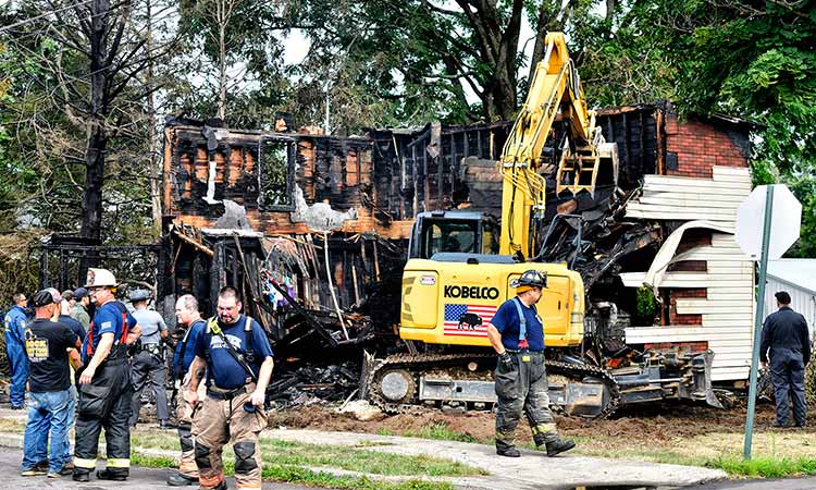 Firefighter in America responds to blaze in house, only to find 10 members of his family died in the fire