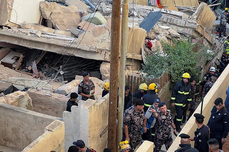 VIDEO: At least 2 dead, 14 wounded in Jordan residential building collapse 