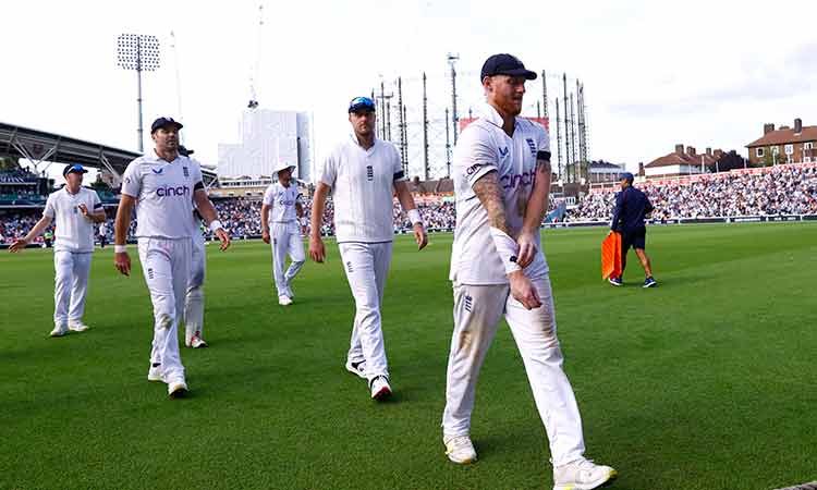 England cricket team arrives for first Pakistan tour in 17 years