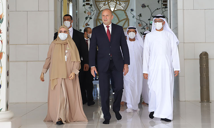 Bulgarian president visits Sheikh Zayed Grand Mosque in Abu Dhabi