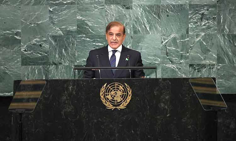 Pakistan’s prime minister talks Kashmir, floods at UN