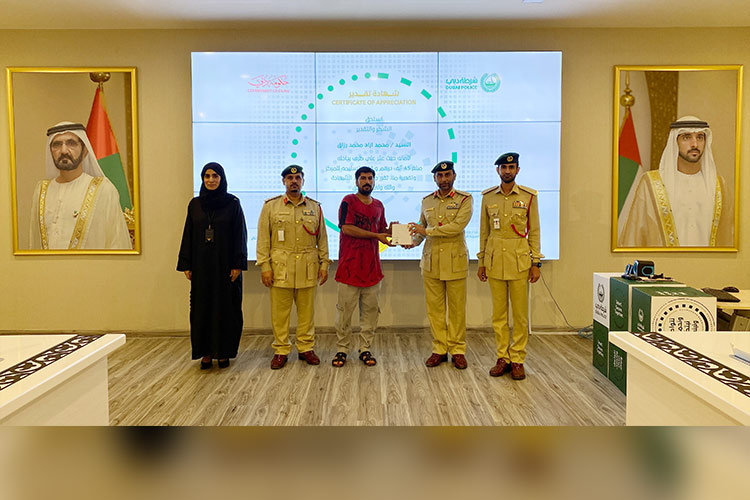 Honest resident honoured by Dubai Police for returning Dhs45,000 