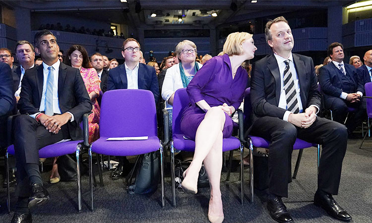 Liz Truss, Sunak avoid handshake at Tory leadership result announcement 