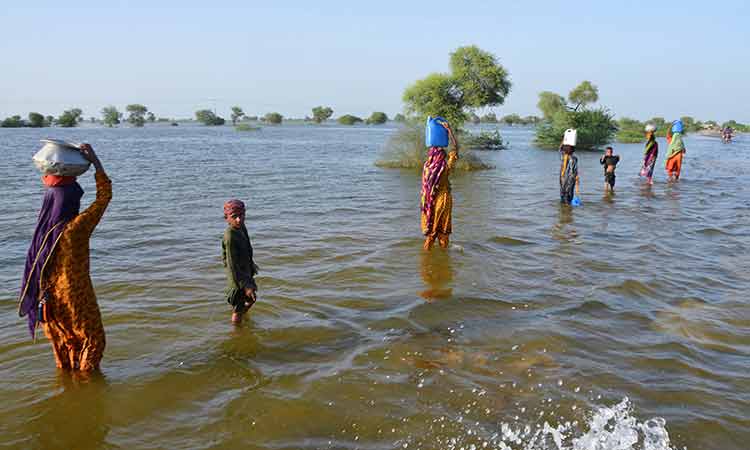 Pakistan struggles to avert danger as floods rise, death toll tops 1,300