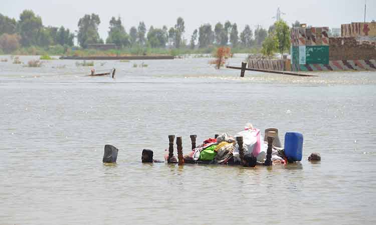 Flood-hit Pakistan battles to avert overflow of biggest lake