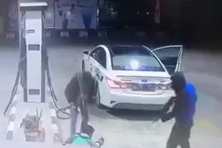 VIDEO: Duo robs 1,700 dinars from gas station worker in Jordan, one held 