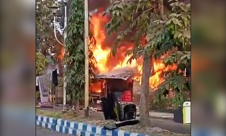 VIDEO: Over 100 shops gutted in devastating fire at Kolkata’s Salt Lake