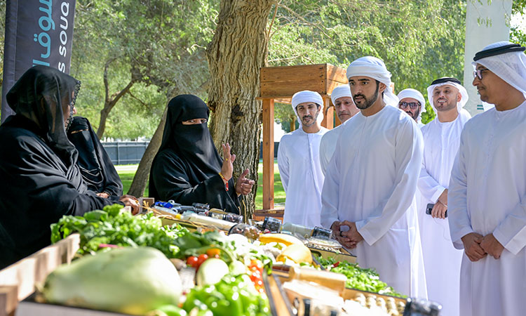 Sheikh Hamdan visits Farmers’ Souq at Palm Parks, praises Emirati farmers 