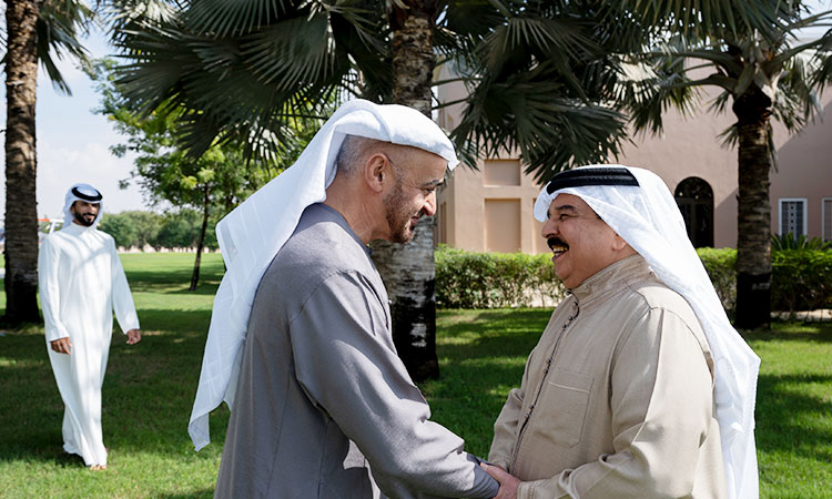 King of Bahrain receives UAE President at his residence in Abu Dhabi