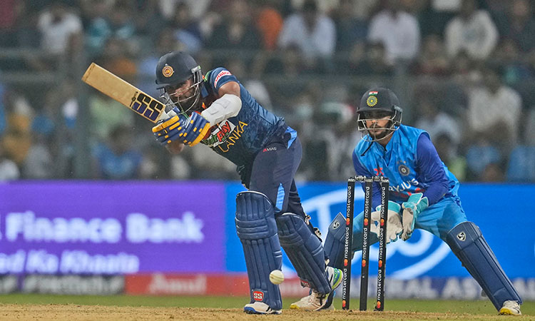 Record-setting Shanaka helps Sri Lanka level T20 series against India