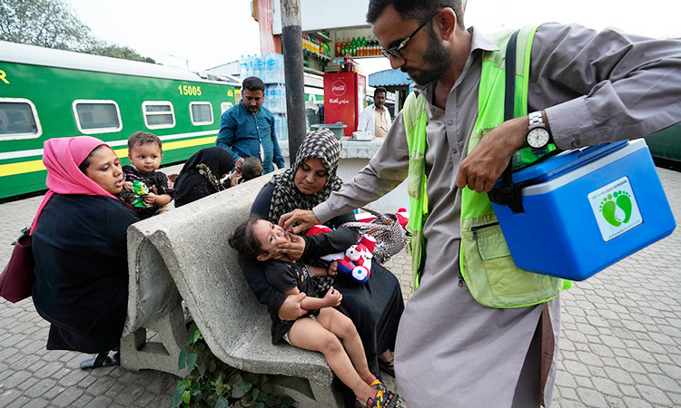 Pakistan considers tough punishment for parents refusing polio vaccine for their children