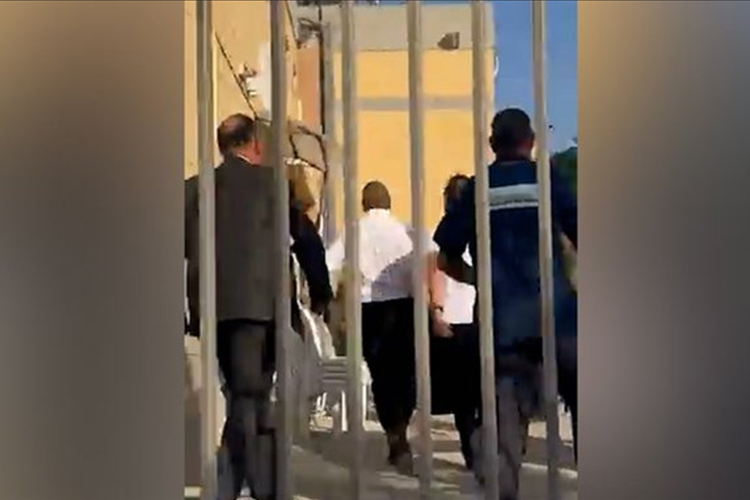 VIDEO: UK Foreign Secretary Cleverly flees to bomb shelter from a Hamas rocket attack after arriving in Israel