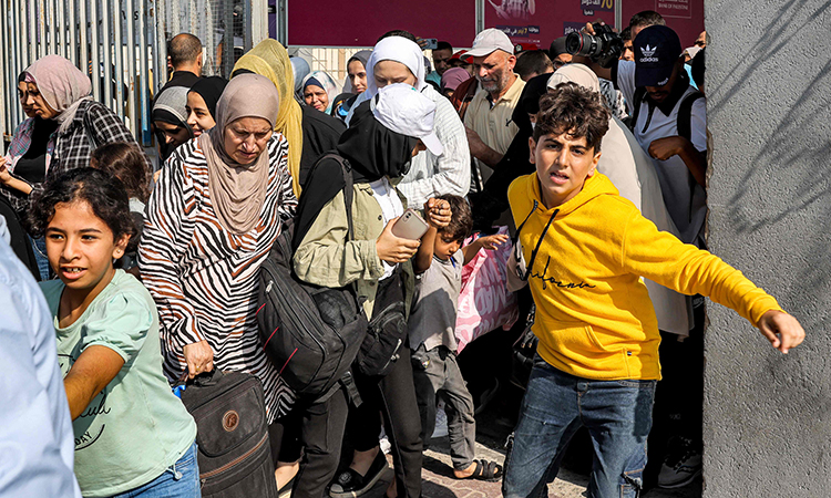 VIDEO: Hundreds of wounded Gazans enter Rafah crossing after border reopens