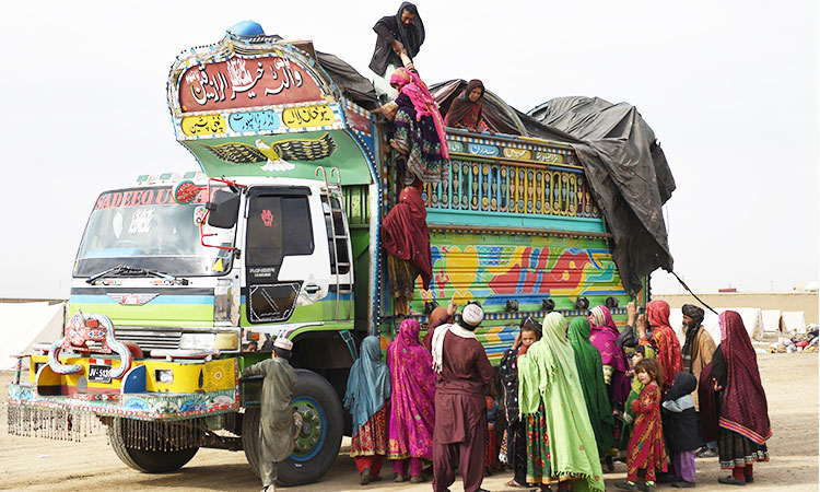 Pakistan opens three new border crossings to expedite repatriation of Afghans