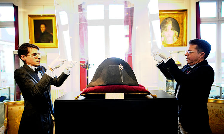 Napoleon's hat sells for record $2.1m at French auction 