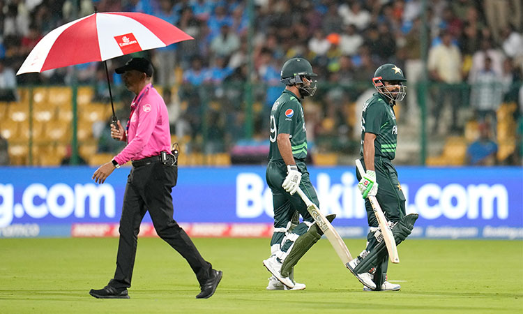 Pakistan keep semis fight alive, beat New Zealand by 21 runs on DLS method 