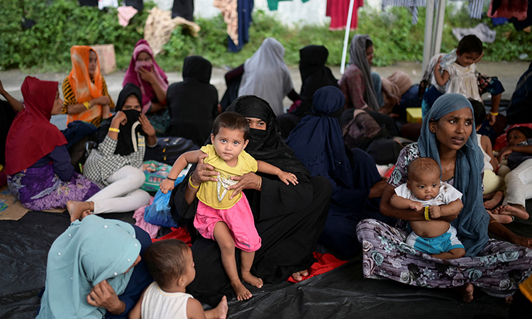 About 400 Rohingya stranded on Indonesia beach