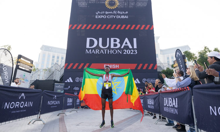 Tola and Dida clinch a family double in Dubai Marathon