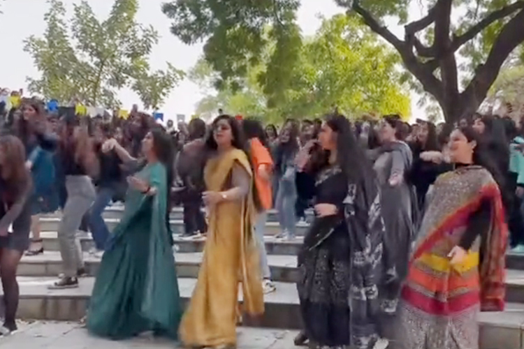 VIDEO: Delhi university professors, students dance to Shah Rukh Khan’s catchy Pathaan song