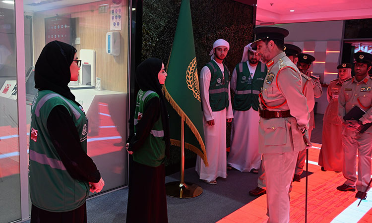 Dubai Police chief  visits Al Muraqqabat Police Station, urges staff to keep up the good work