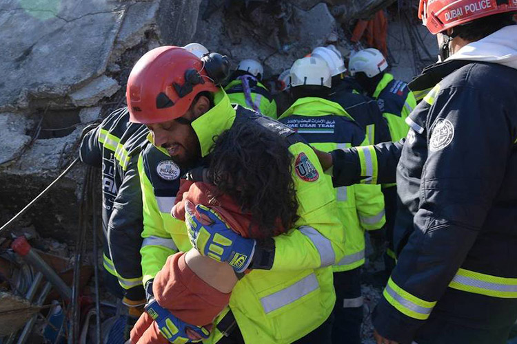 Emirati team rescues a Syrian family from rubble in Turkey