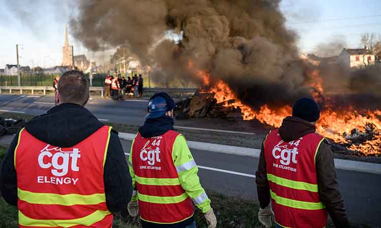 French unions plan new nationwide protests against pension reform