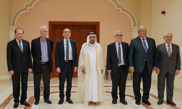 Sharjah Ruler receives team of scholars taking part in AUS forum