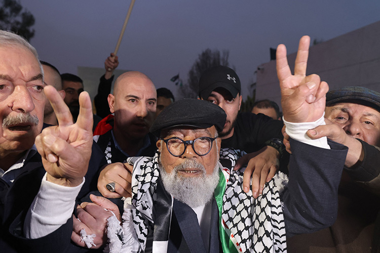 VIDEO: Israel frees 83-year-old Palestinian prisoner after a 17-year sentence